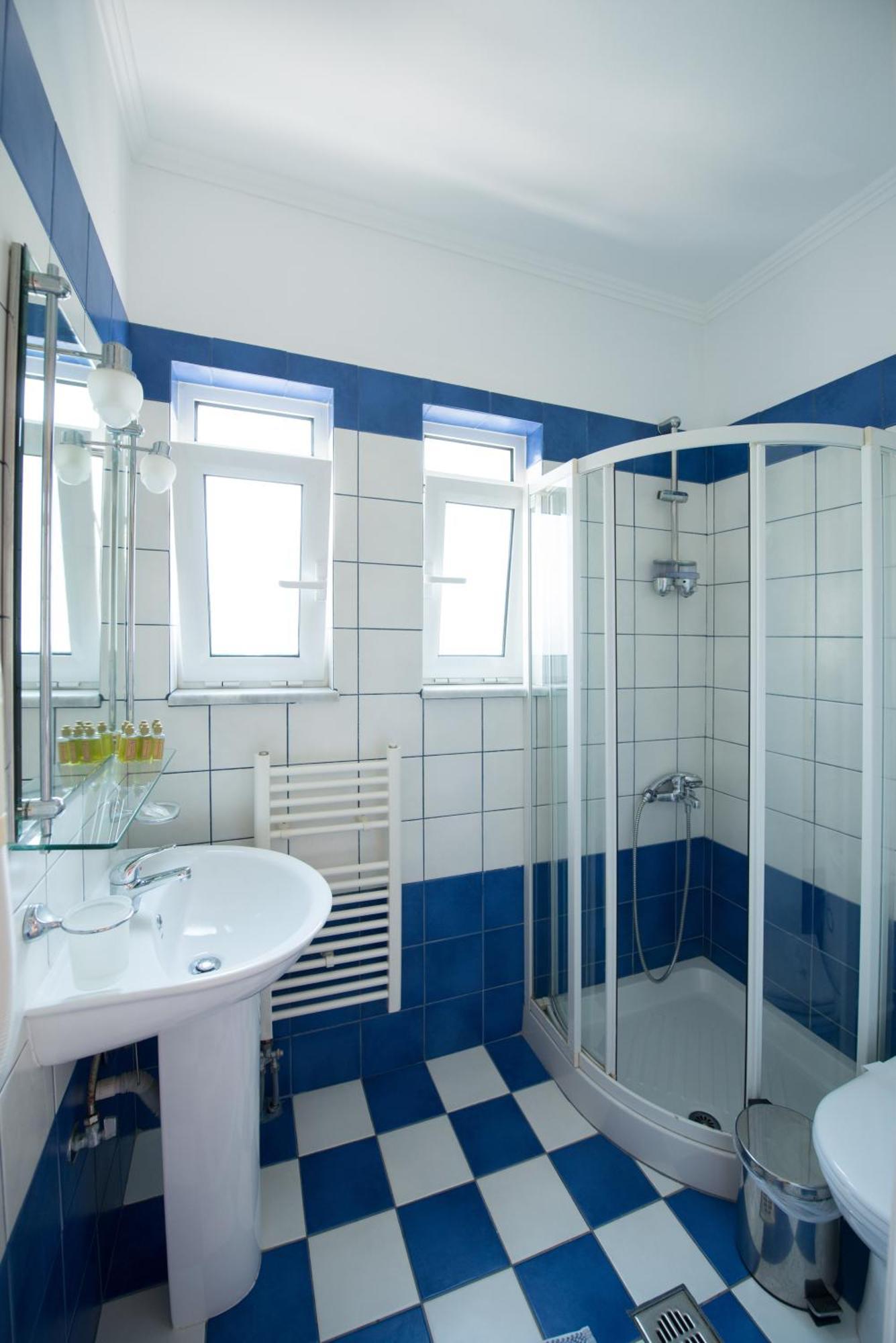 Apartment Split Level (5 Adults),1164979353:JPEG